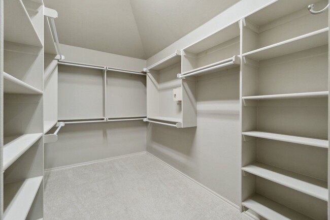 Building Photo - Upscale Comfort Meets Everyday Functionali...