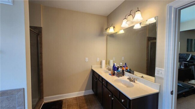 Building Photo - 1680 Sugar Ridge Dr