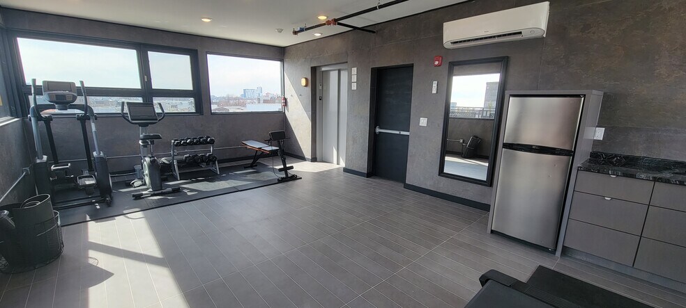 Building Photo - 2020 Dreer St