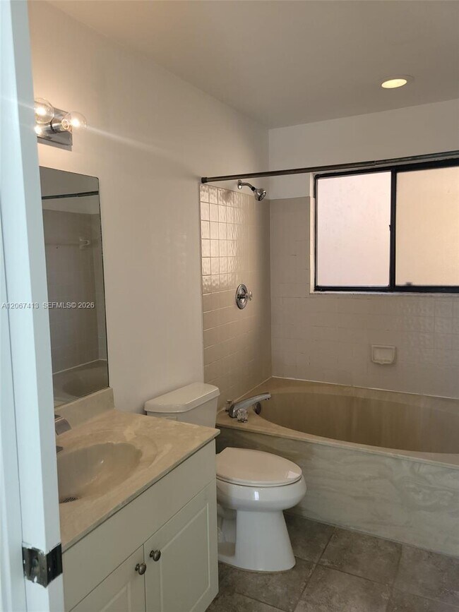 Building Photo - 8075 NW 71st Ct