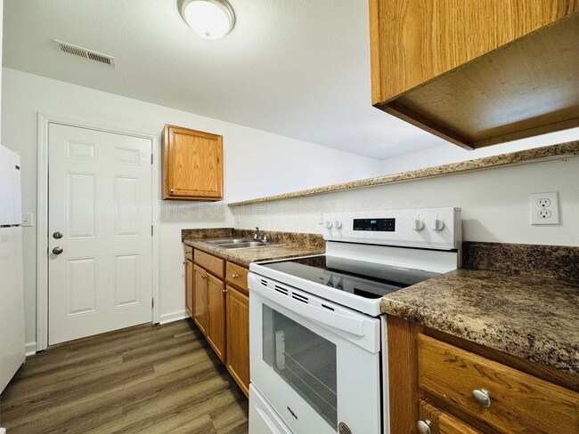 Building Photo - 4607 Kirkland Ave