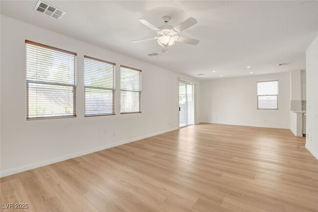 Building Photo - 10808 Wallflower Ave