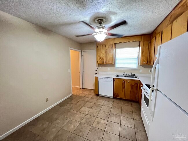 Building Photo - 224 Jeffery Ln