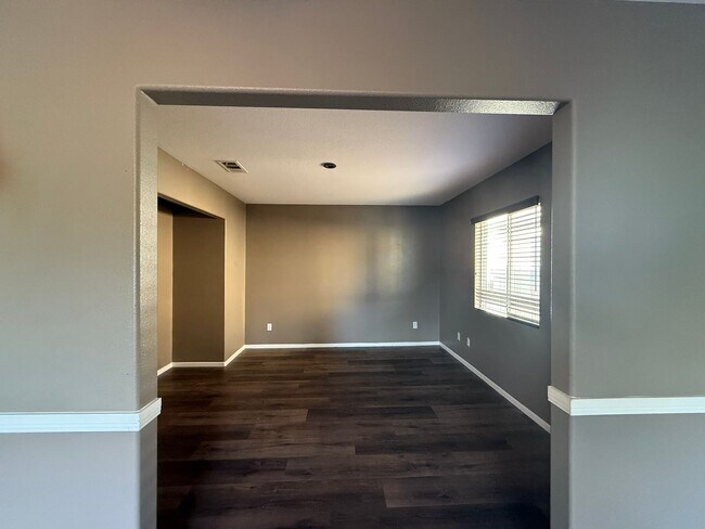 Building Photo - Beautiful Home in the Heart of Perris