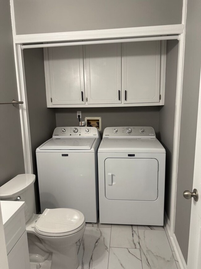 Building Photo - 92 Woodfield Pl