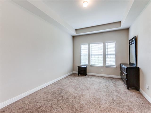 Building Photo - 4857 Pasadena Dr