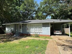 Building Photo - 3173 Oak Forest Dr