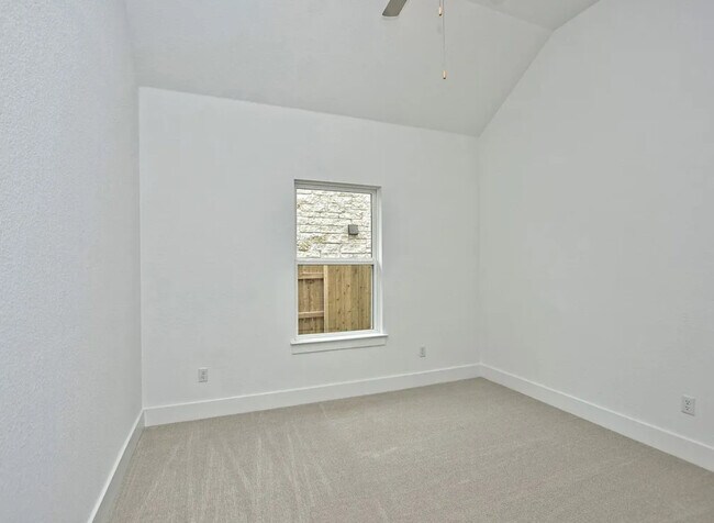 Building Photo - 2233 Nates Pl