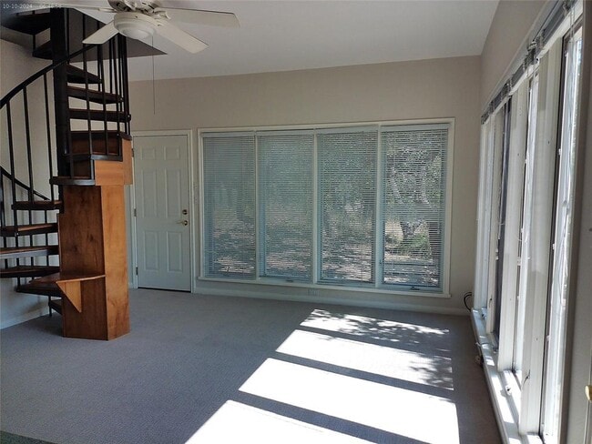 Building Photo - 525 Northwood Hills Dr