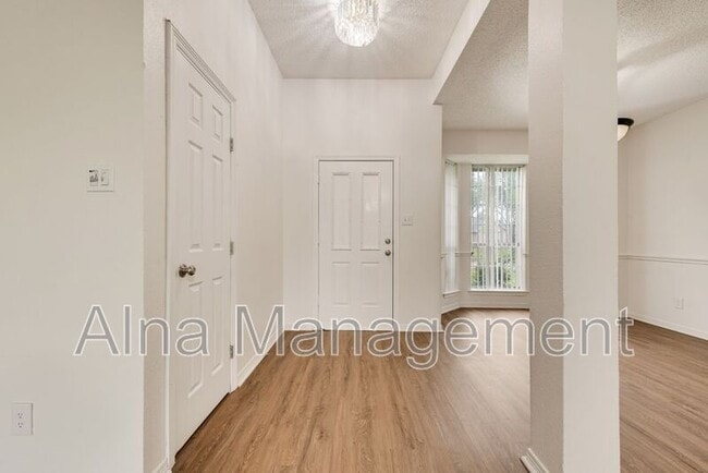 Building Photo - 1304 Riverview Ln