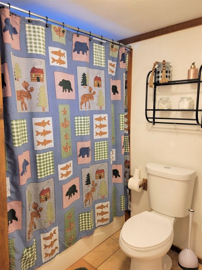 Building Photo - 308-310 Brady Canyon Rd