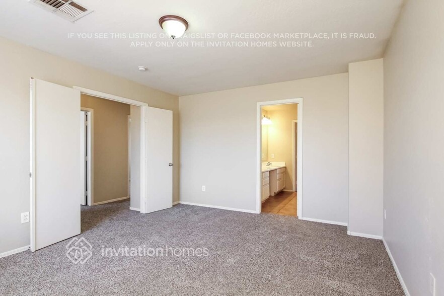 Building Photo - 10307 W Denton Ln
