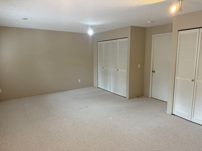 Building Photo - 3BED/3BATH Townhome in Wood Creek Communit...