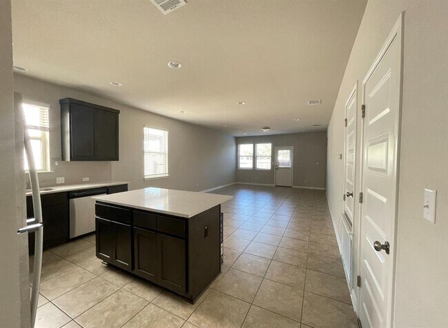 Building Photo - 2340 Pecan Island Dr