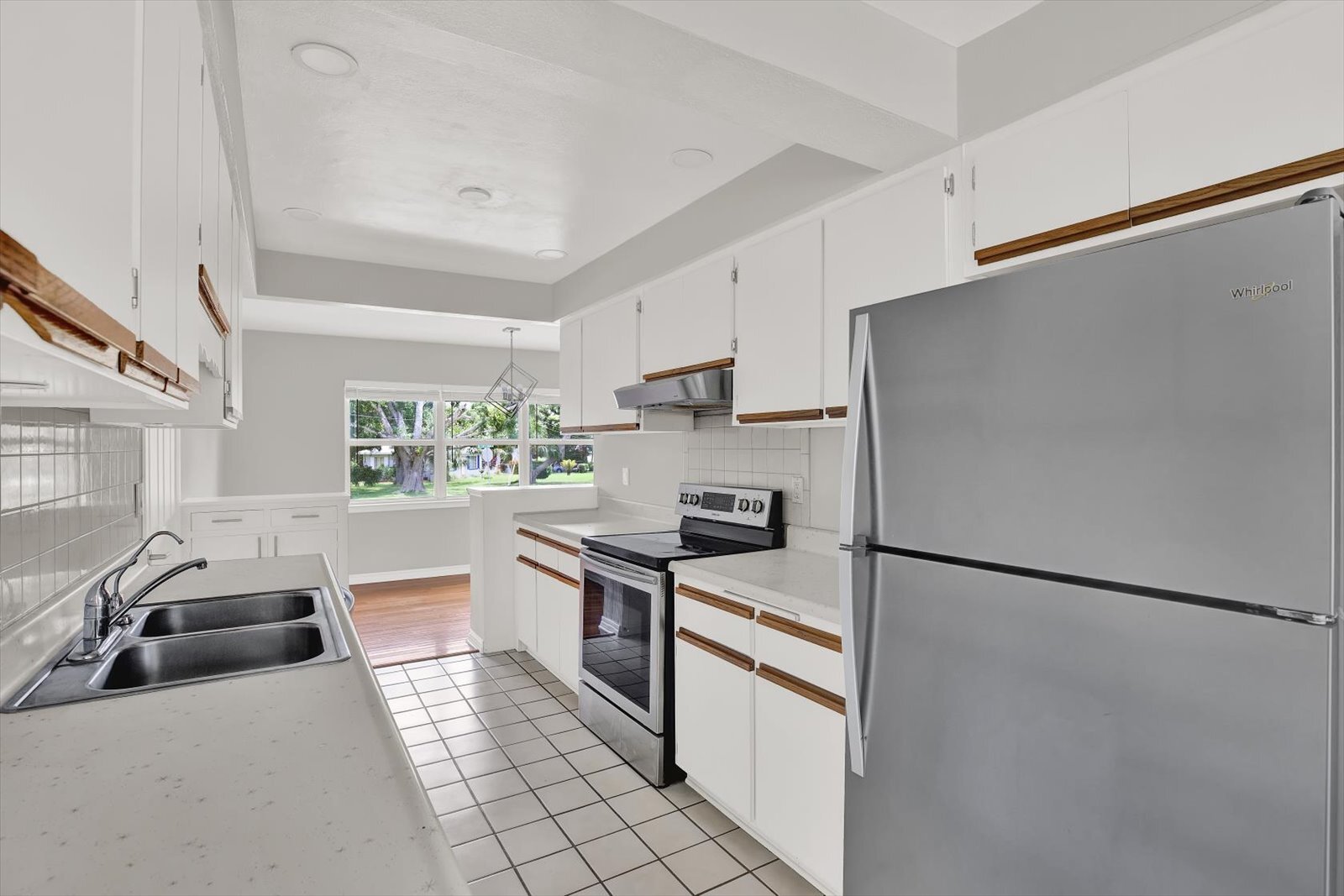 Building Photo - 10711 Seminole Dr N