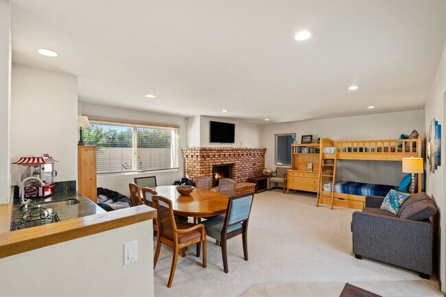 Building Photo - Mandalay Shores Beach| Home on Mandalay Be...