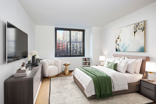 Building Photo - 40 E 94th St