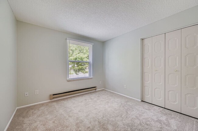 Building Photo - Fully Renovated Home in the Heart of Louis...