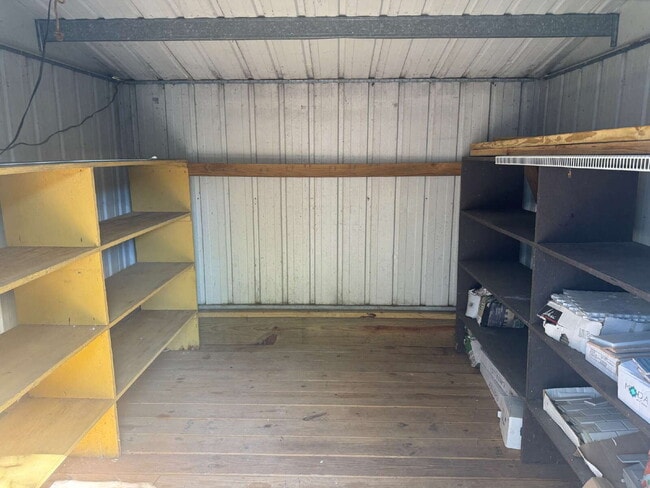 Building Photo - Updated & Charming in the Heart of North C...