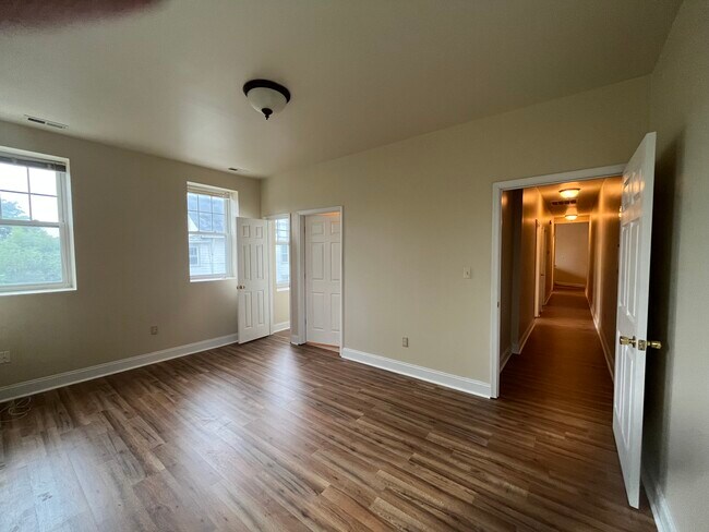 Building Photo - 2801 Barton Ave