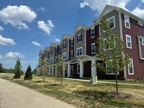 Building Photo - 1526 Albany St