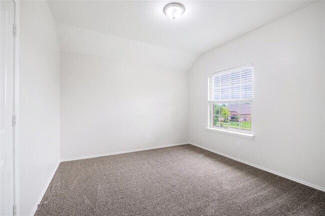 Building Photo - 111 Colthorpe Ln