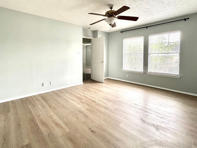 Building Photo - Spacious 2-Story Home Near Medical Center,...
