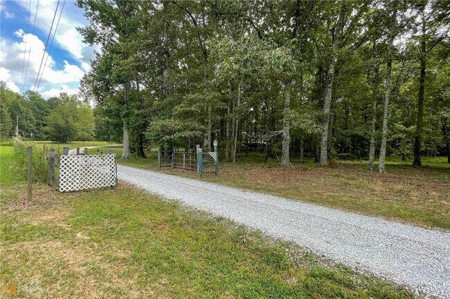 Building Photo - 1431 Chambers Rd
