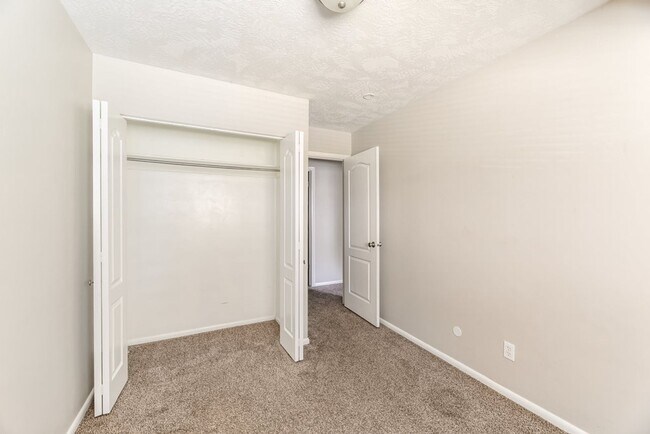 Building Photo - North Provo Duplex