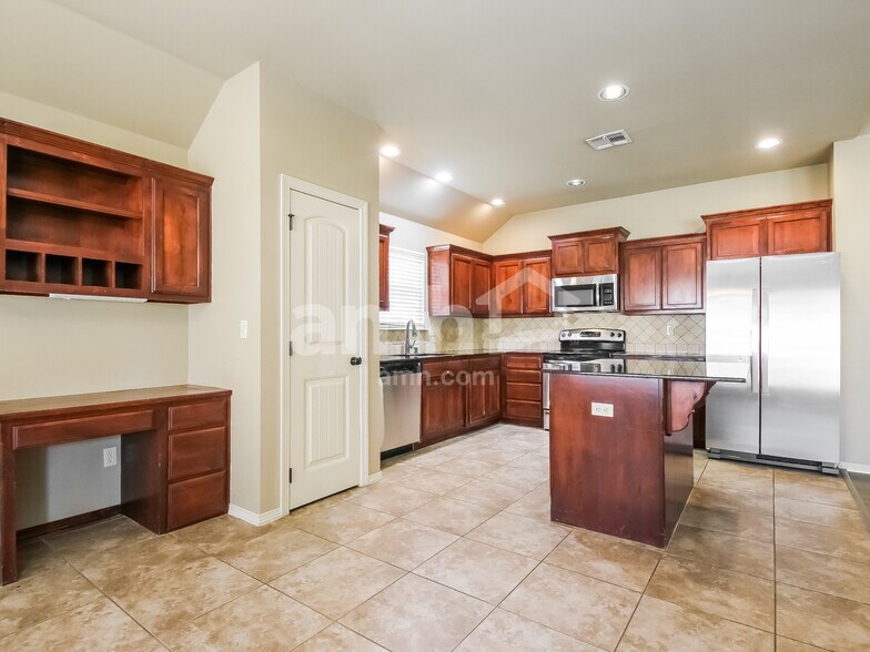 Building Photo - 14537 S Urbana Ct