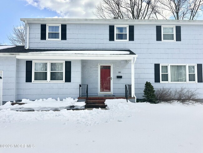 Building Photo - 382 W Park Ave