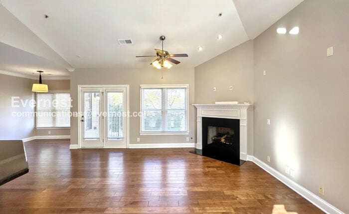 Building Photo - 101 Generals Retreat Pl