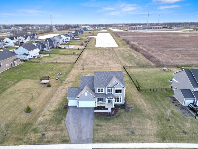 Building Photo - 2390 Glenvale Dr