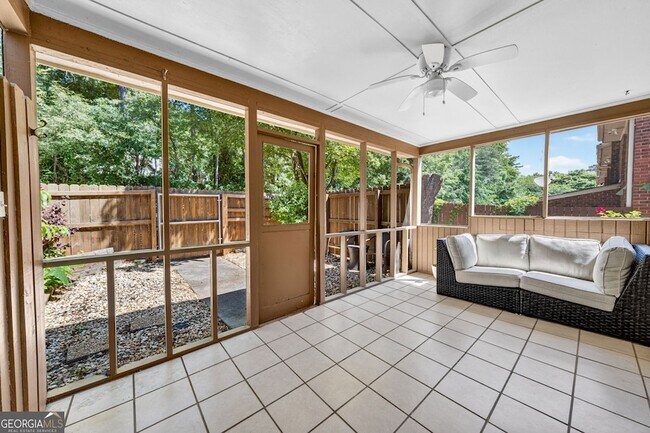 Building Photo - 6117 Queen Anne Ct