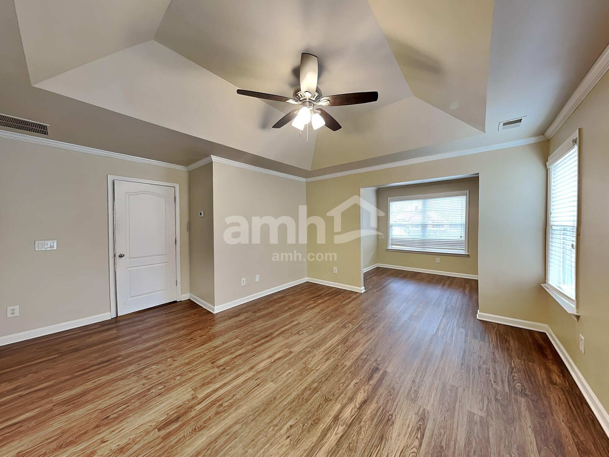 Building Photo - 5177 Rosewood Pl