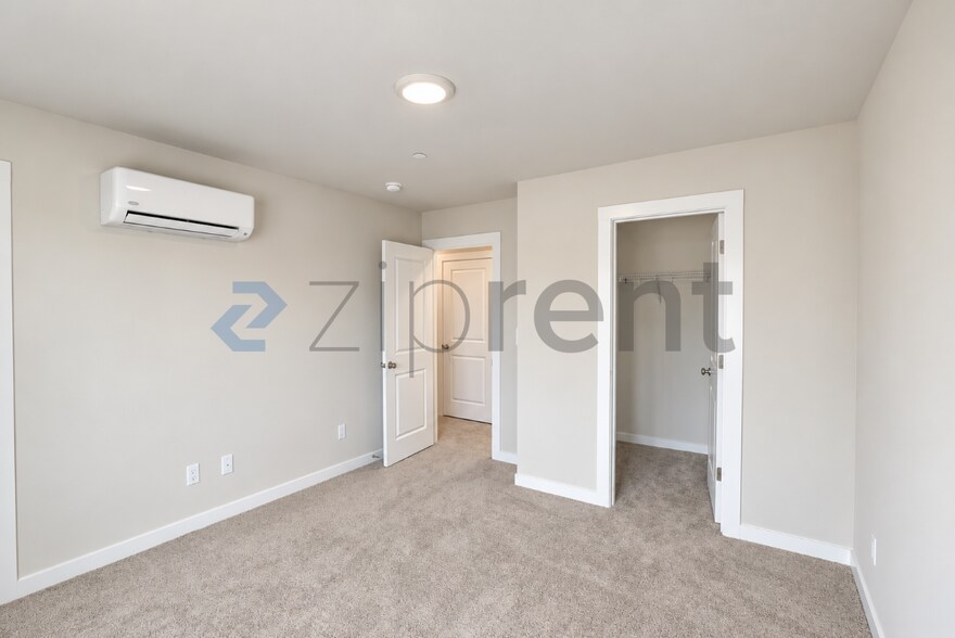 Building Photo - Unit A5