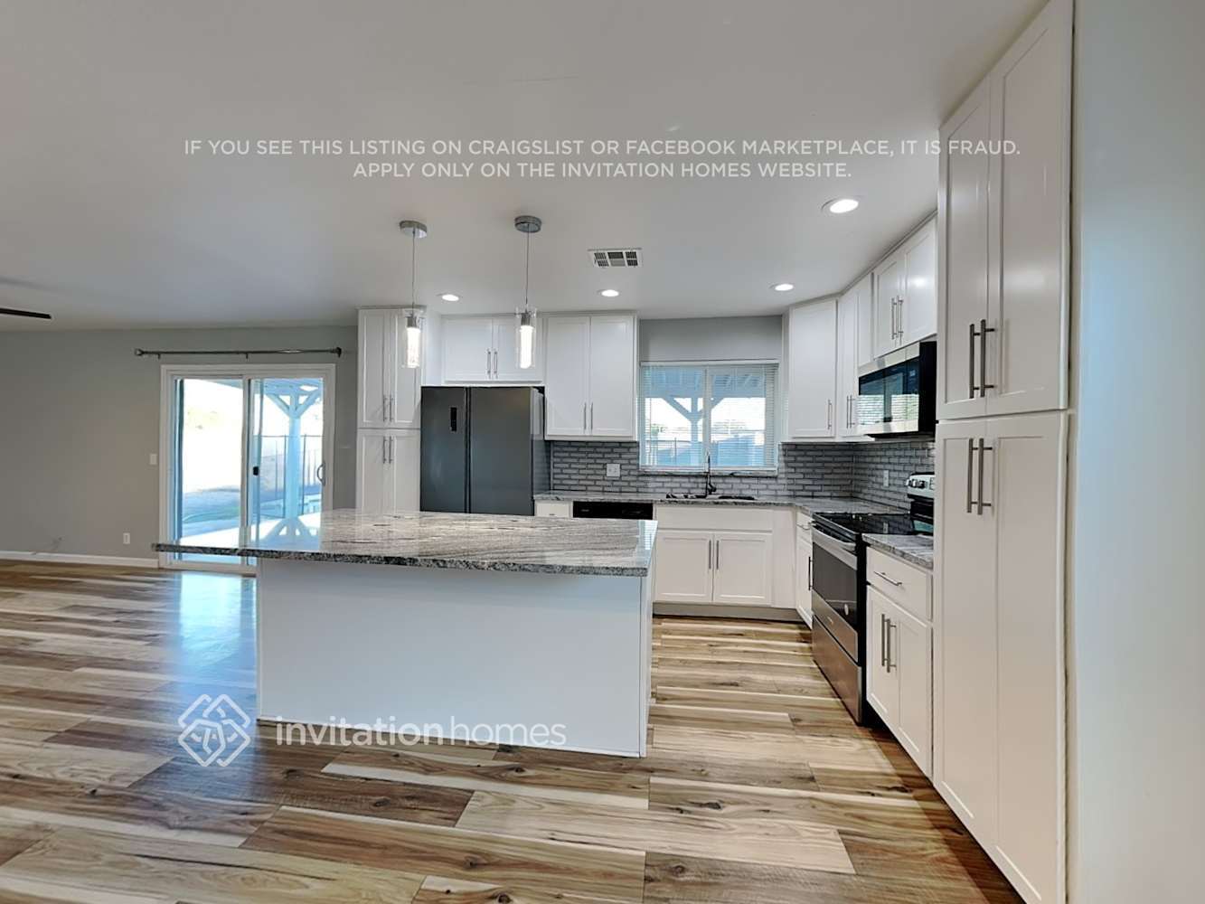 Building Photo - 304 W Alamo Dr