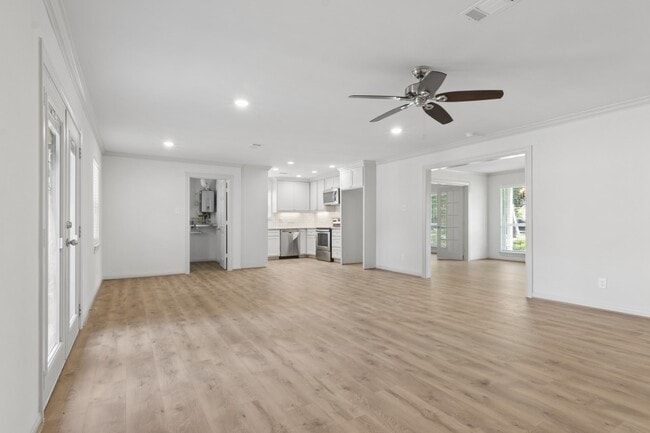 Building Photo - 6022 Beaudry Dr