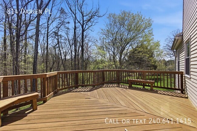 Building Photo - 814 Darien Pl