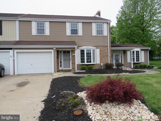 Building Photo - 6261 Patrick Henry Ct