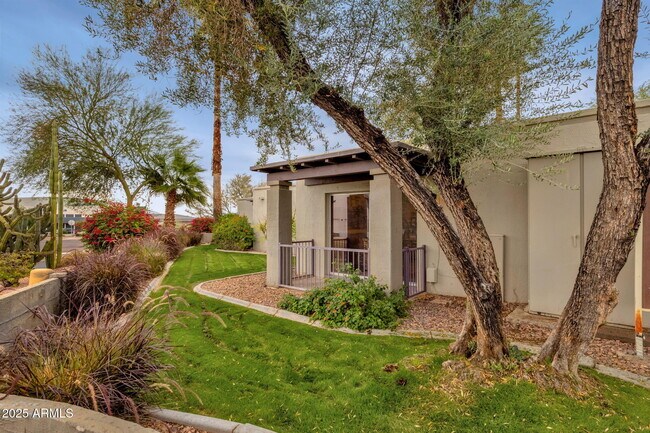 Building Photo - 16819 E Gunsight Dr