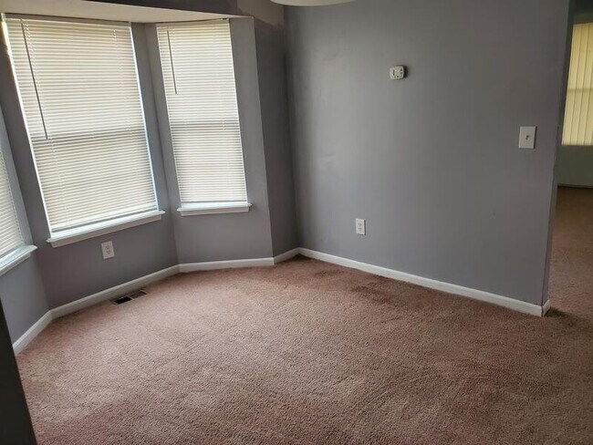 Building Photo - 3589 E 106th St