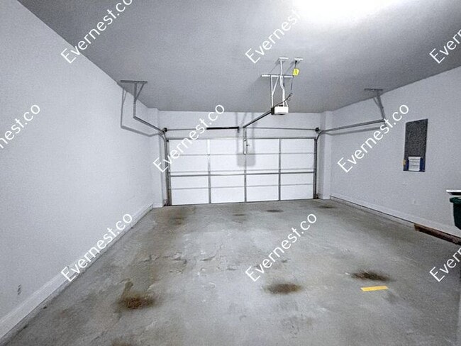 Building Photo - 428 Stovall Pl