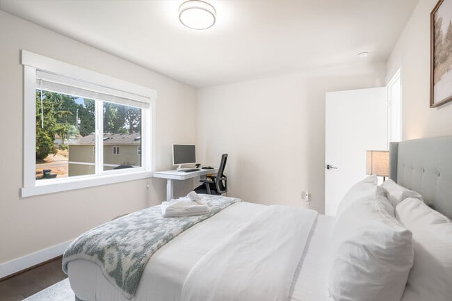 Building Photo - 10404 2nd Pl SW