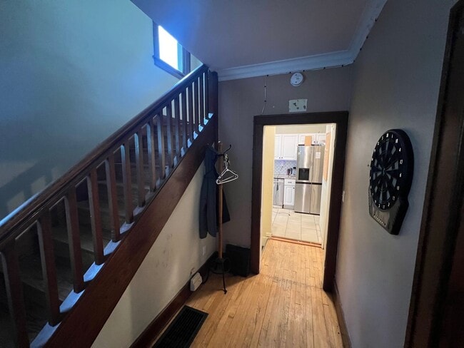 Building Photo - Spacious 5-Bedroom Home for Rent
