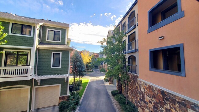 Building Photo - 133 W Northwood Ln