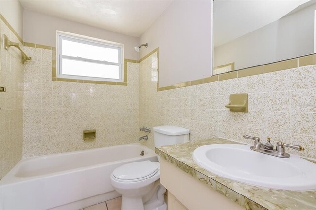 Building Photo - 3410 Trask Dr