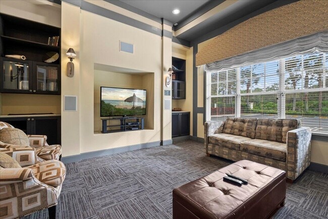 Building Photo - 5203 Myrtlewood Cir E