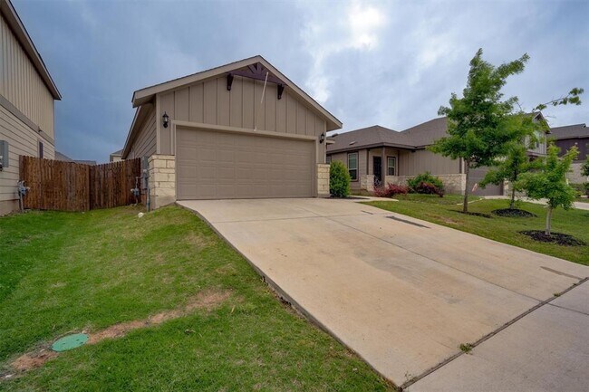 Building Photo - 217 La Dera Dr