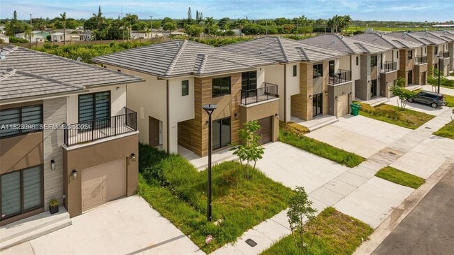 Building Photo - 1119 NW 1st St